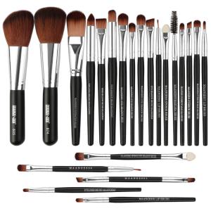 China High quality Wood Handle Makeup Brushes Fan Brush best make up brush wholesale