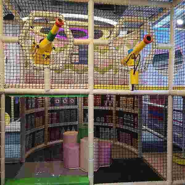 Multiple colors Ball Cannon Machine For Indoor Playground Equipment