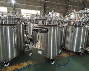 China Mirror Polishing Softgel Medicine Storage Tanks 50-600L Cylindrical Shape wholesale