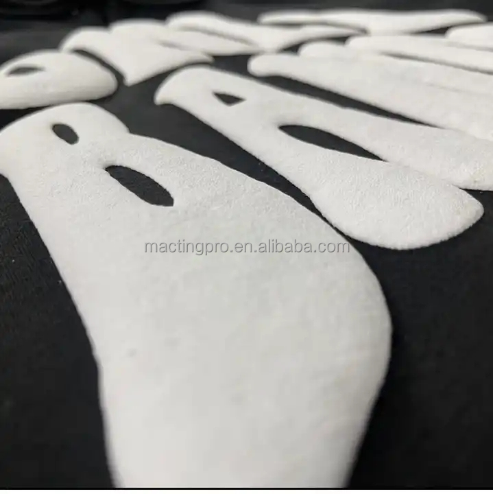 Unisex Short Sleeve T-shirts with Solid Pattern and Customized Logo Design in Cotton