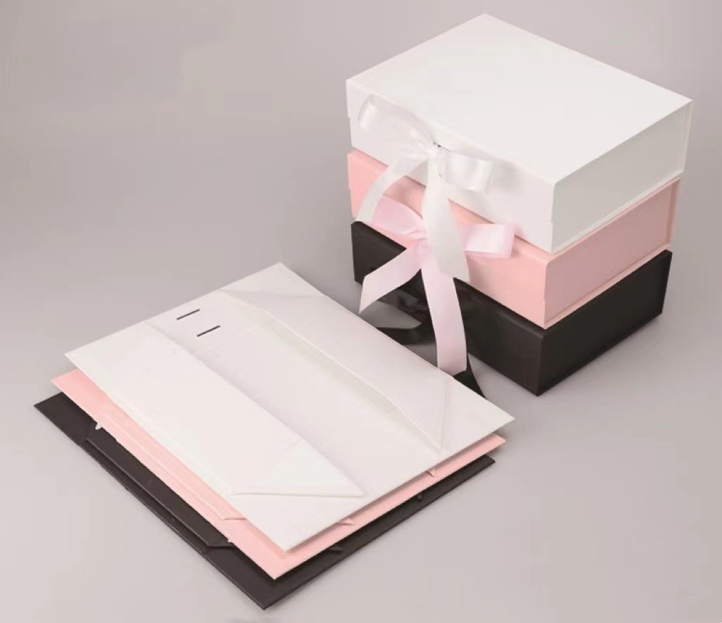 Custom Print Clamshell Magnetic Kraft Gift Box Book Shaped Chocolate Box 23*17*7cm
