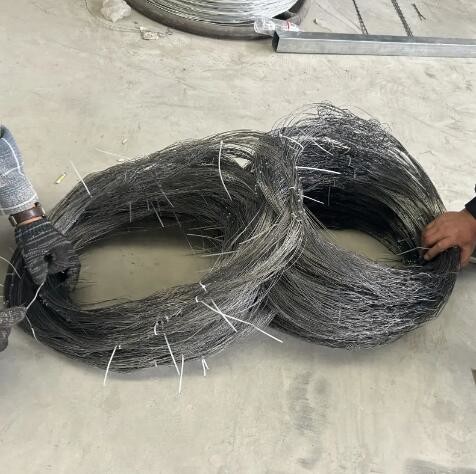Anti Tank Low Visibility Barrier Wire Fence For Ukrainian Market