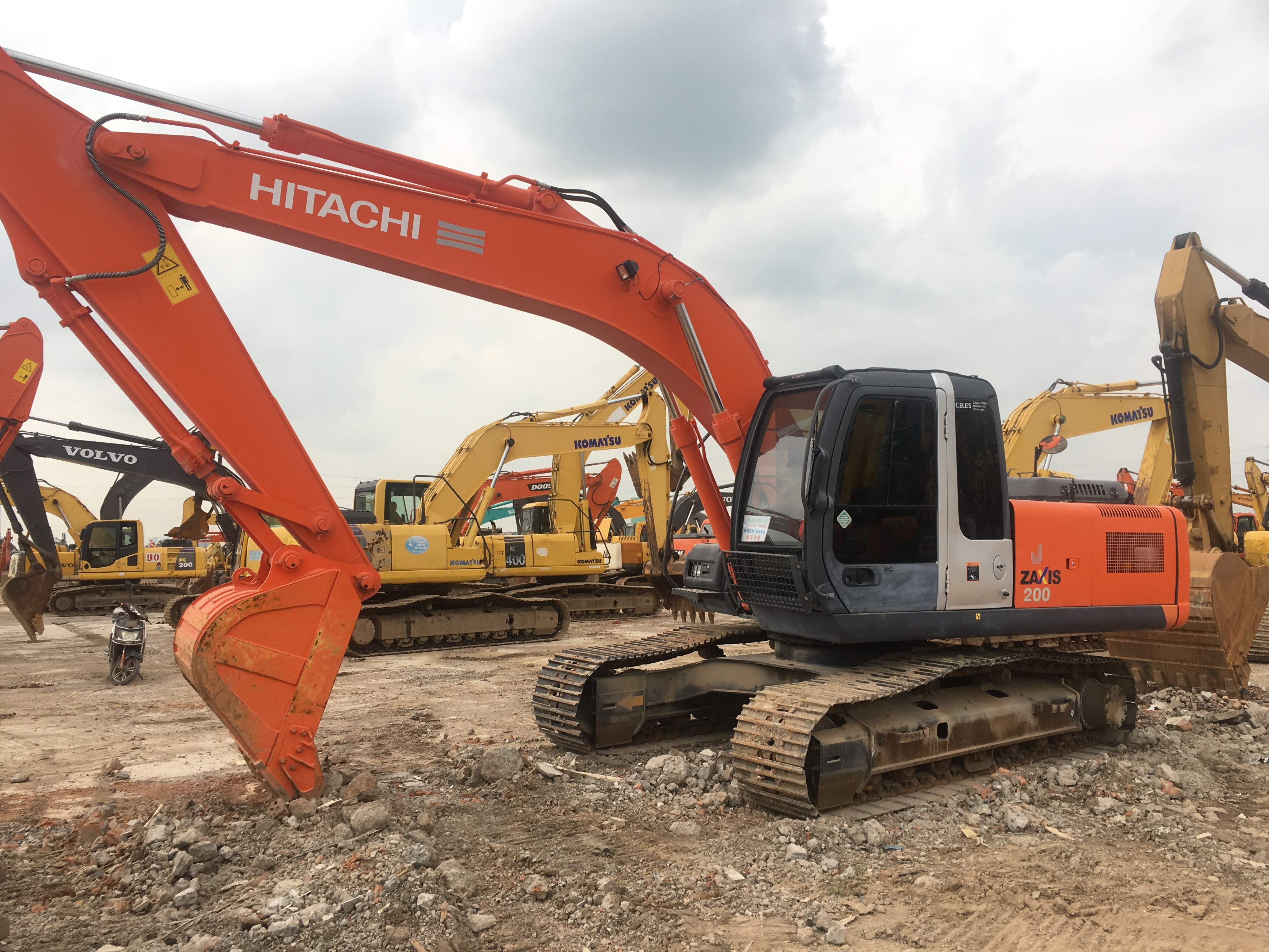 Used ZX200 ZX240 ZX350 EX200 Japan Good Condition Hydraulic Digger Excavator For Sale
