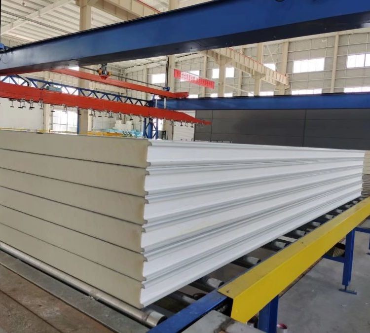 Outdoor Polyurethane Insulation Panel Fireproof Insulated Sandwich Roof Panels