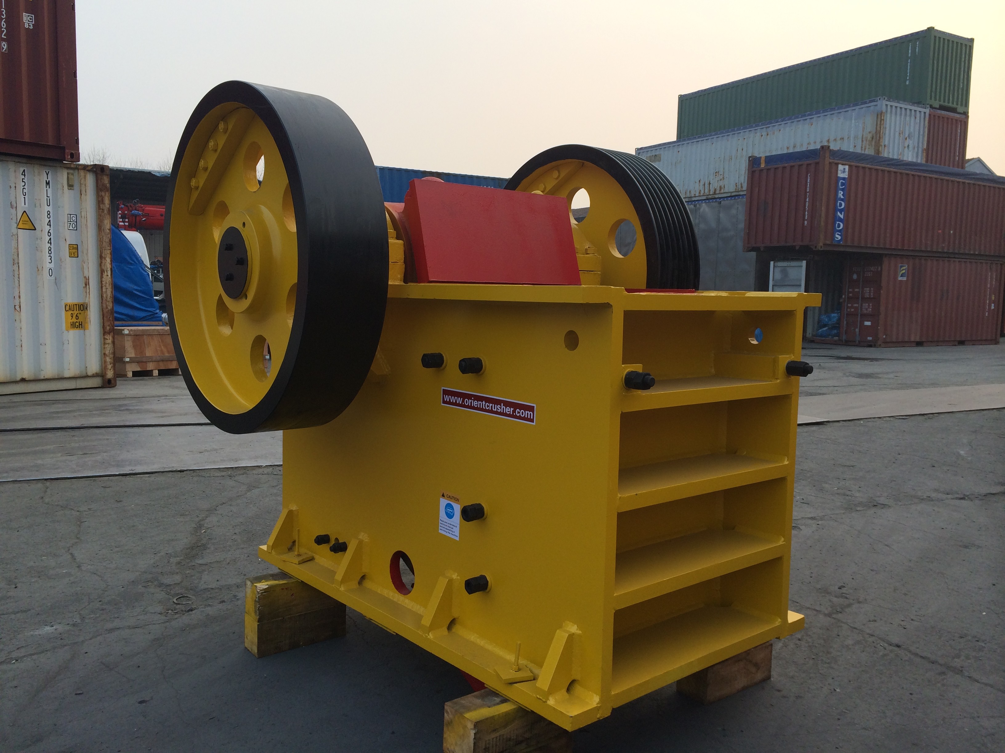 Hydraulic 220TPH Q235 Aggregate Rock Jaw Crusher 30t/H