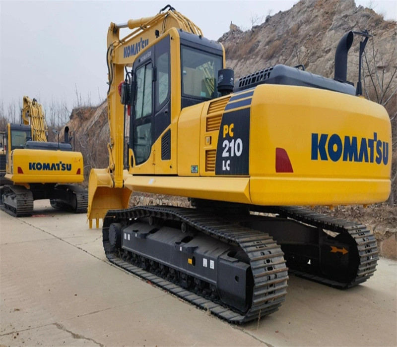 20630KG Good condition Second-hand Komatsu PC210LC excavator with 5700mm Boom length