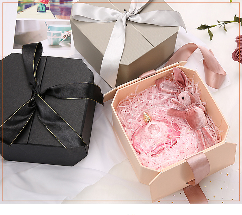 Octagonal Valentine'S Day Packaging Boxes , Ultraportable Fancy Paper Gift Box