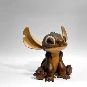 China No Deformed Stitch Small Wooden Sculptures Ornaments Varnished Surface wholesale
