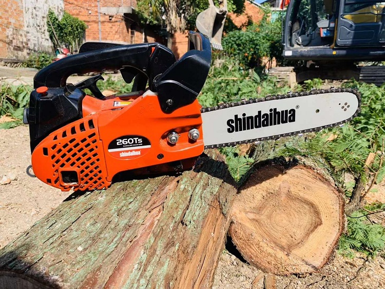 Single Cylinder Gasoline Chain Saw 25cc Wood Cutter Machine For Garden P230TS