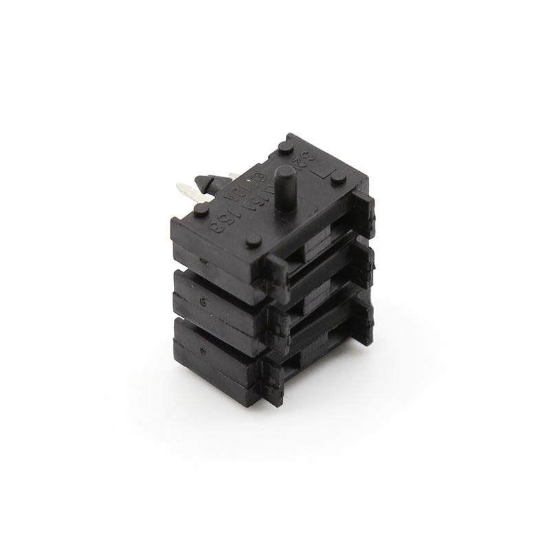 15A 32V Mini Blade Fuse Holder PCB Mount PA66 Brass Terminal
