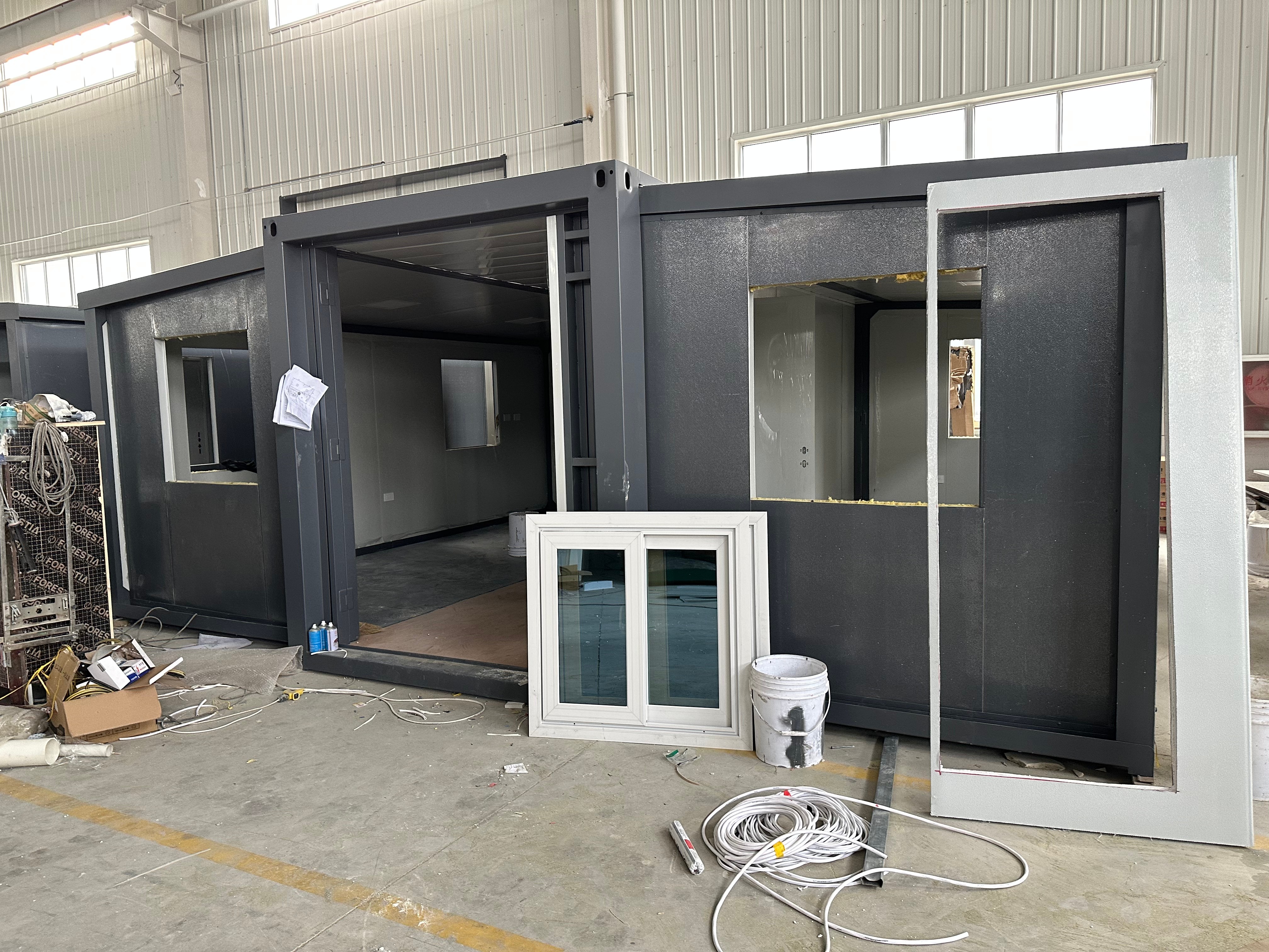 40ft Movable Expandable Villa Type Container Home with Bathroom And Kitchen Thermal Insulation Prefabricated Tiny Villa