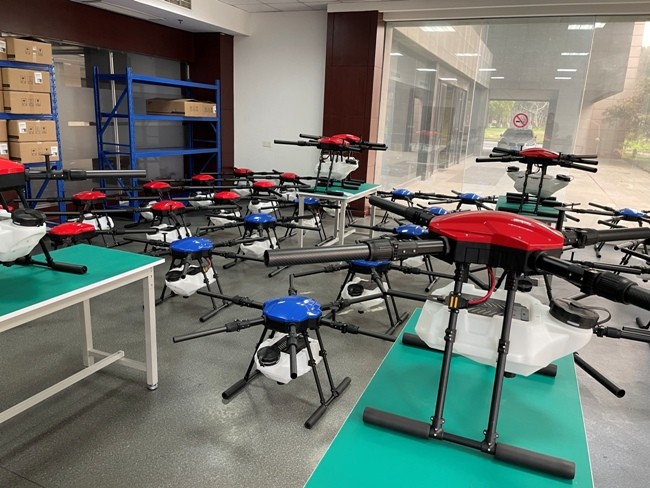 NLB630 Agriculture Spraying Drone 2000m With Remote Controller GPS