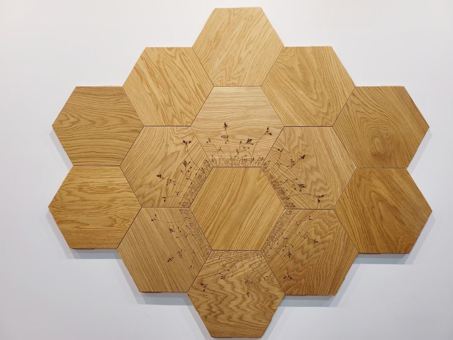 Engineered Wood Floor Parkett Boden Finish Modern Design Style 18mm Hardwood Flooring