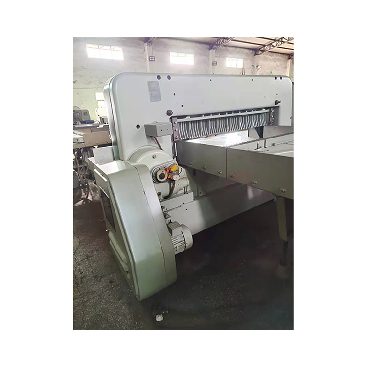 Color 1370 Computer Paper Cutter with 2800x2800x1600 mm Size and 380v Voltage