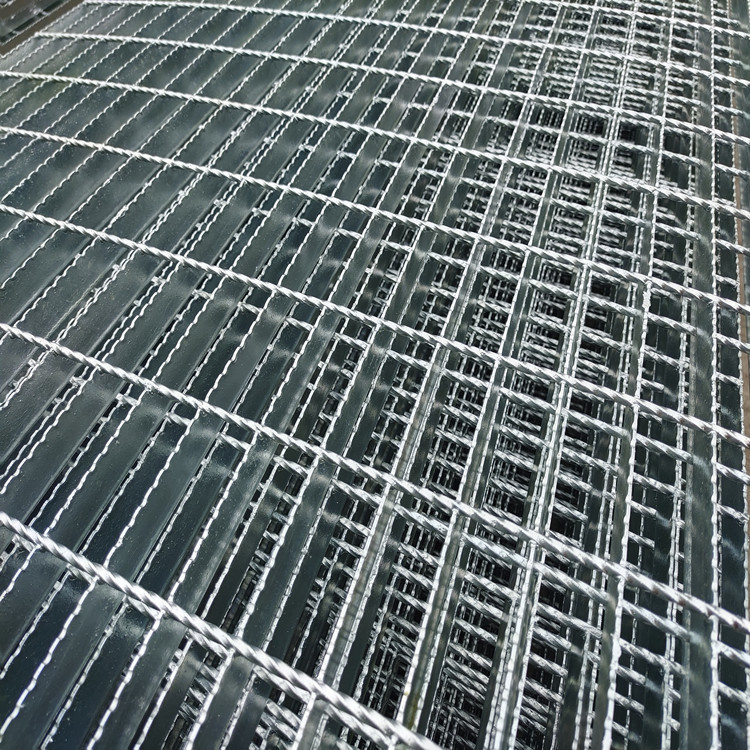 Hot Dip Galvanized Serrated Steel Grating Welded Floor Walkway Anti Slip
