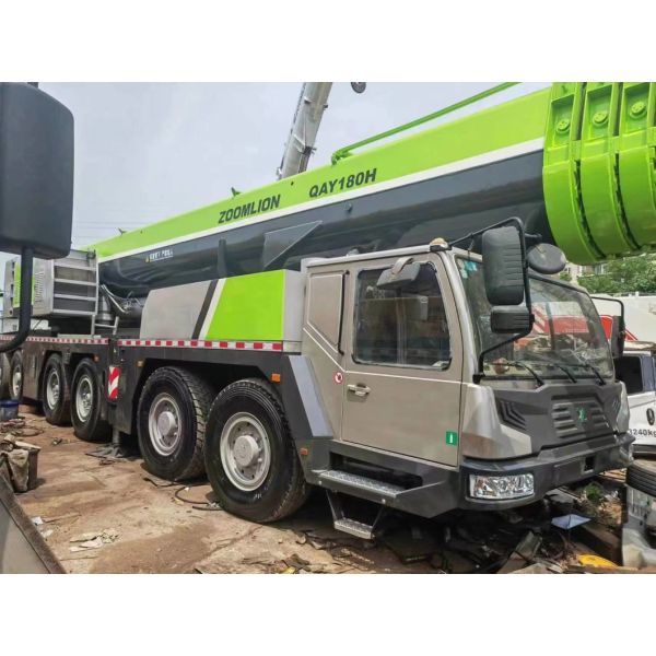 2018 Zoomlion 180ton Truck Crane Truck-Mounted Telescopic Crane Hydraulic Lifting Equipment