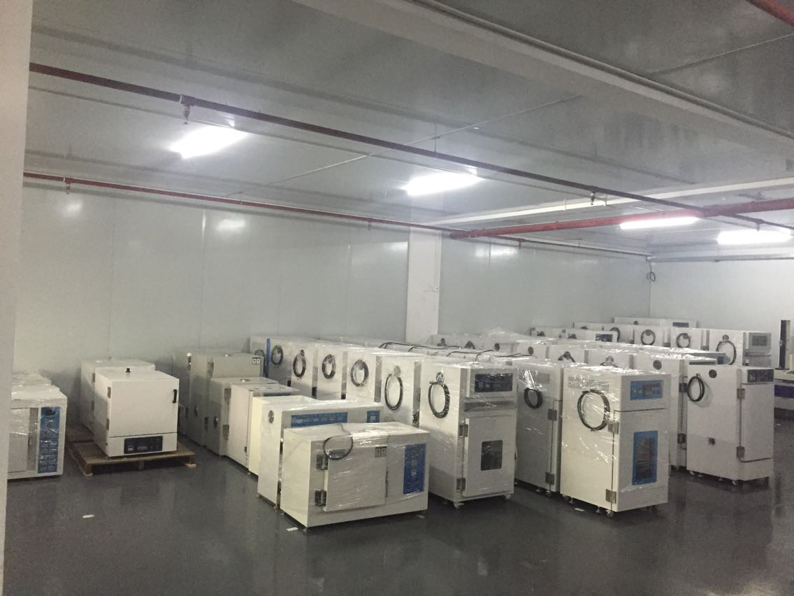 White Paints Vacuum Drying Oven For Laboratory Use RT -200℃ For 220V Or 380V