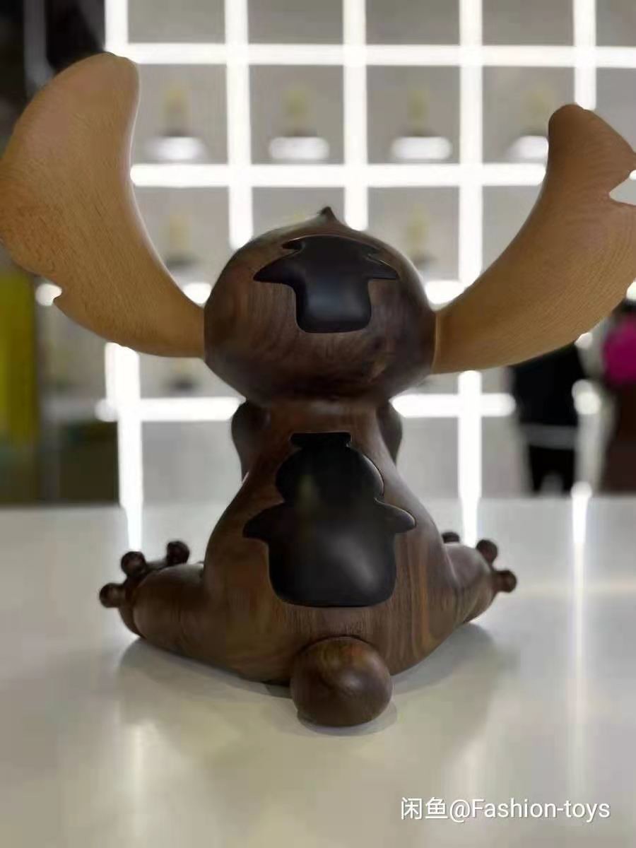 No Deformed Stitch Small Wooden Sculptures Ornaments Varnished Surface