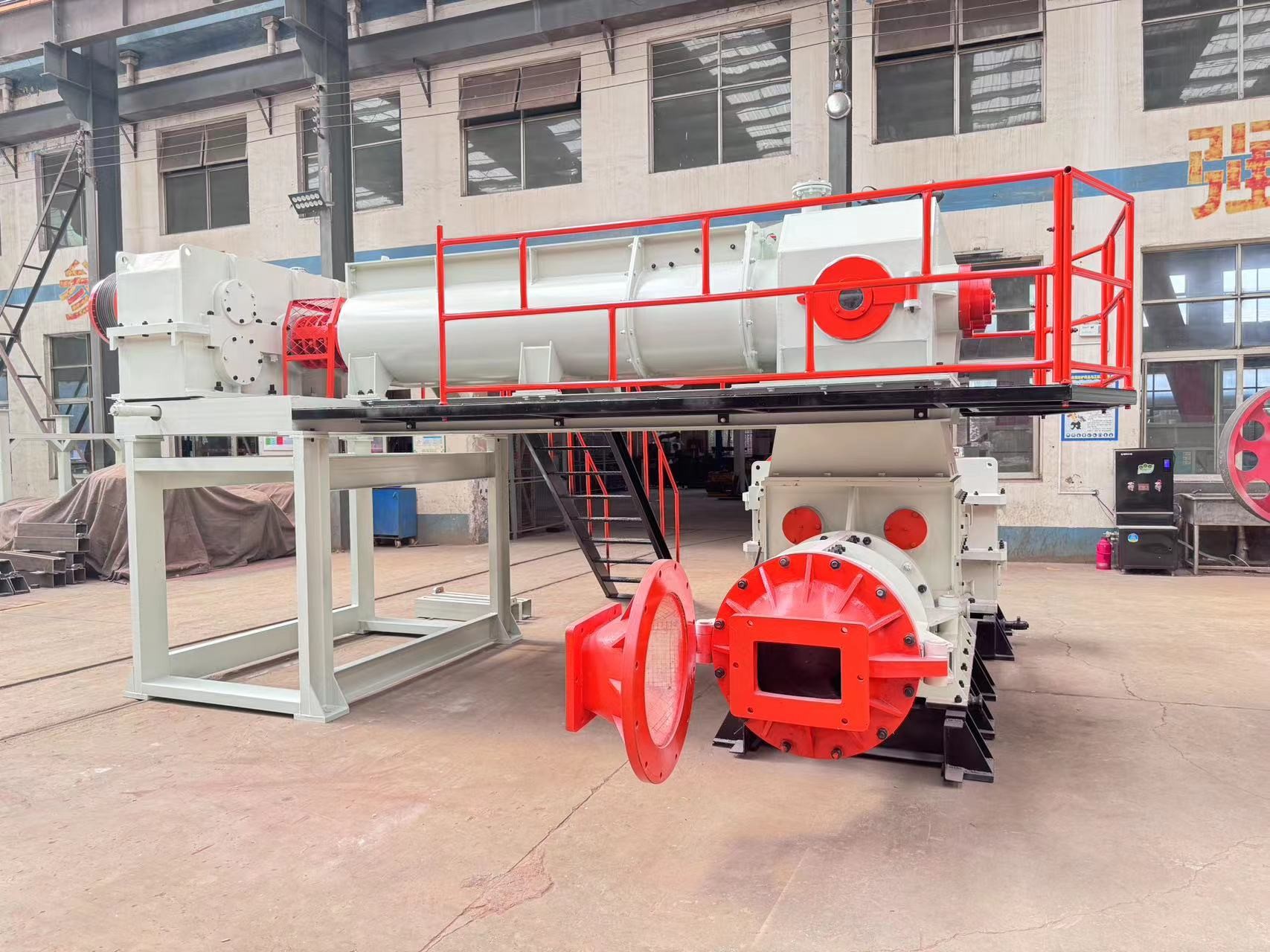 Fired Clay Brick Making Machine Double Stage Vacuum Extruder Capacity 35000-45000 Bricks/hr