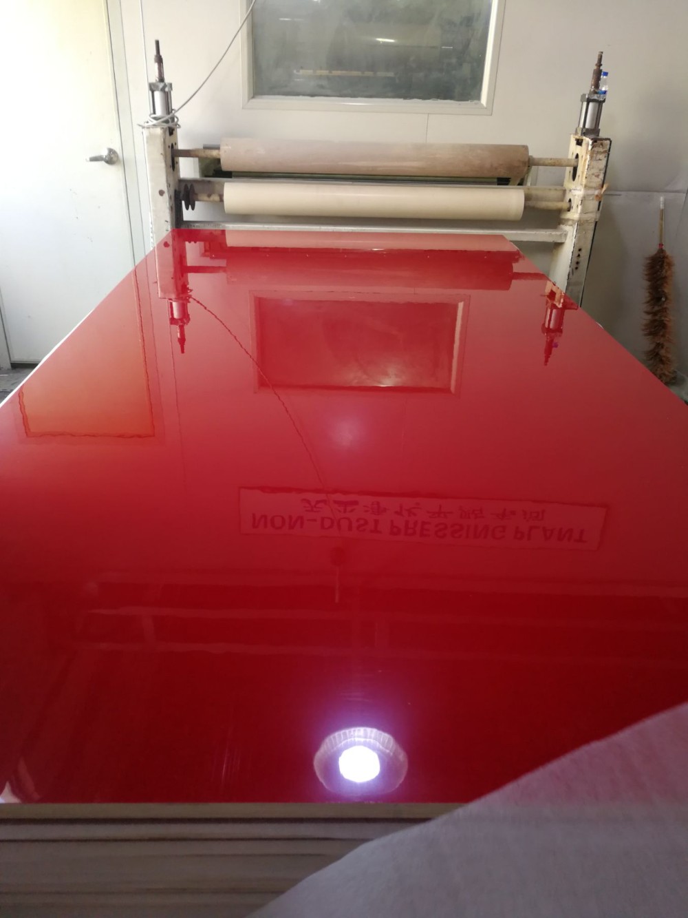 18mm high gloss kitchen cabinet mdf boards/acrylic mdf boards with red soildcolor
