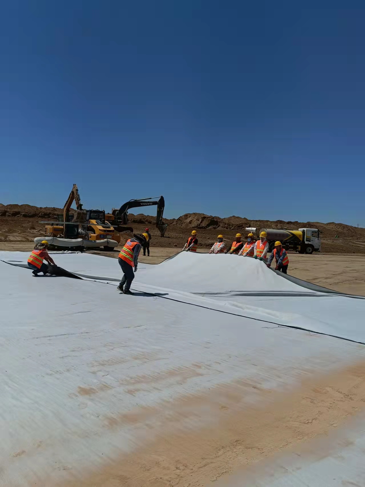 ISO14001 Certified Sodium-Based Bentonite Geosynthetic Clay Liner for Water Conservancy