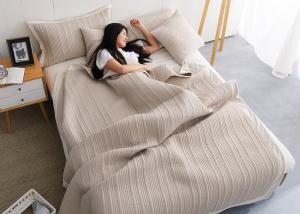 China Solid Straight Lines Bedspreads And Coverlets Machine Quilting Twin / Queen / King Size wholesale