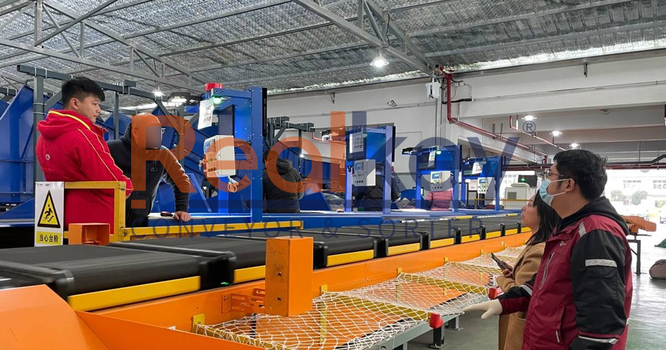 Precision Crossbelt Sorter For Sorting Parcels And Cartons