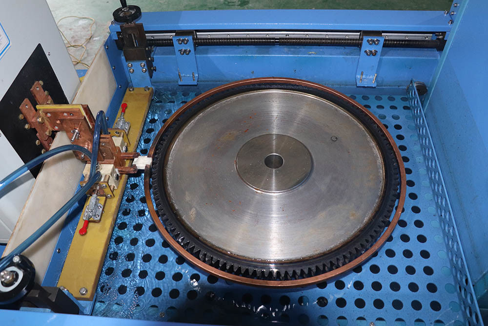 30-80KHZ High Frequency Induction Hardening Machine 600MM Heat Treating Equipment