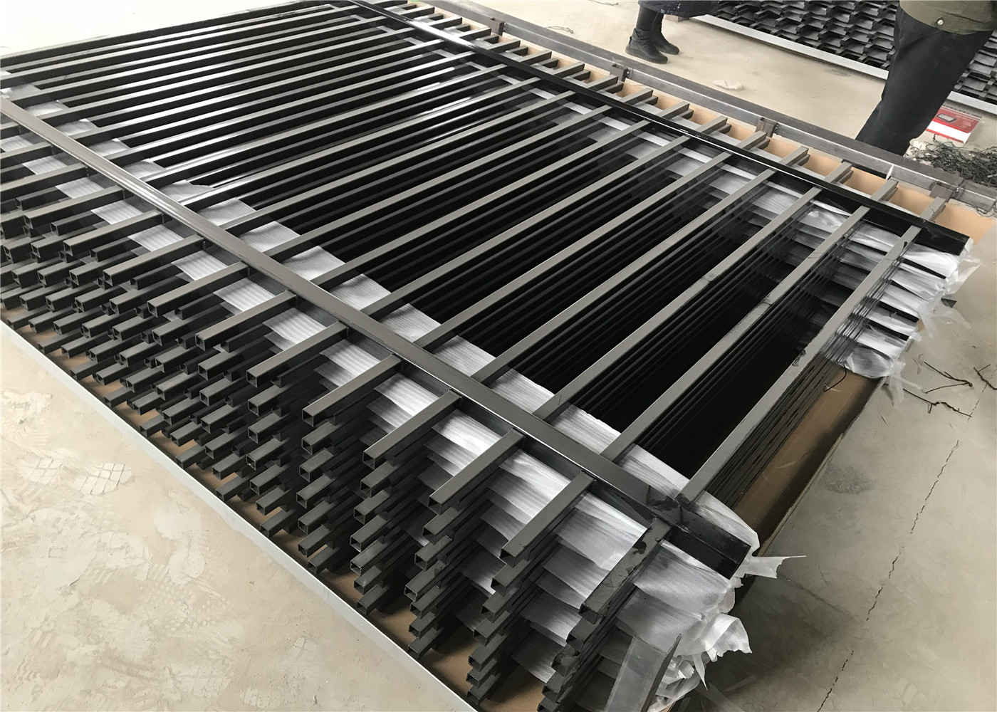 Garrison Security Tubular Fence Panels 2.1m*2.4m Minimum 60 microns interpon powder coated blacc Rails 40mm*1.6mm