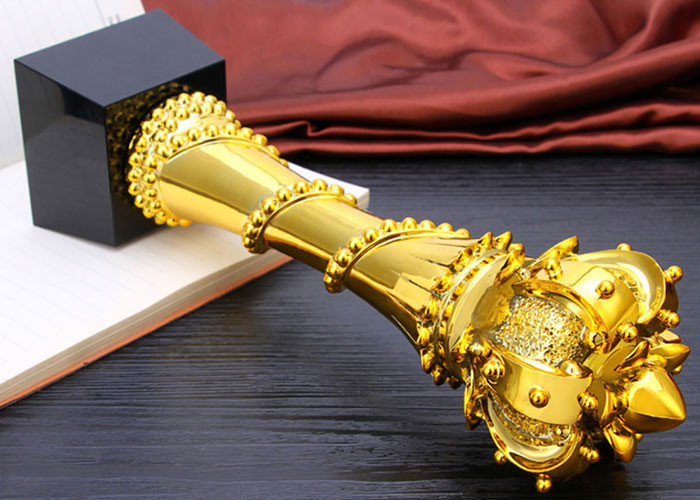 Elegant And Luxury Designed Resin Trophy , Gold Plated Glorious Souvenir