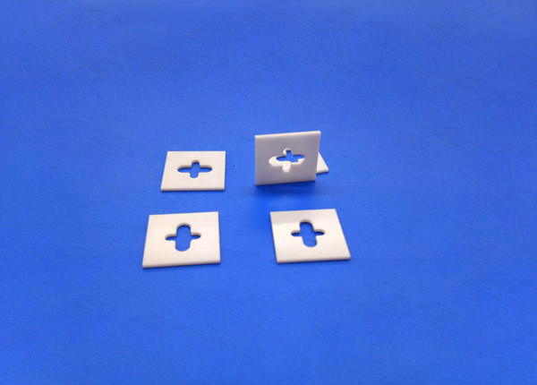 95% Zro2 Substrate Machinable Ceramic Block , Wear Grooved Ceramic Guide Plate