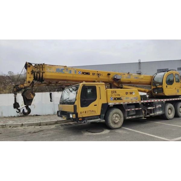 Truck-Mounted Telescopic Crane 25ton Truck Crane Lifting Equipment