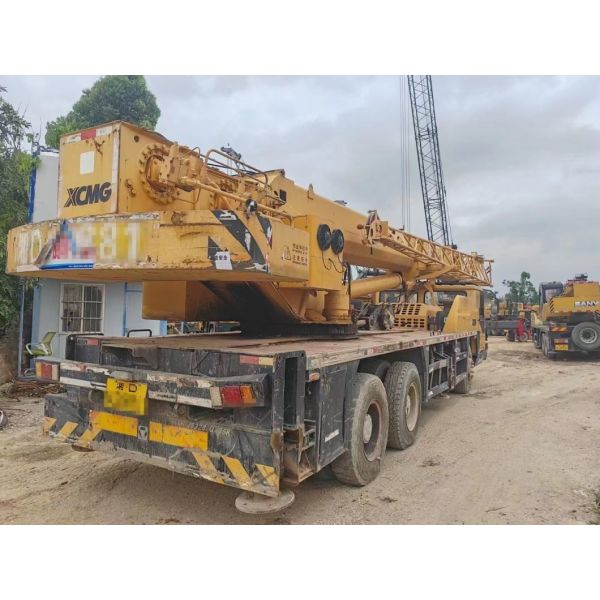 Good Original Condition 2014 Xg Popular Model 25t Truck Crane Mobile Crane Used Heavy Equipment for Sale