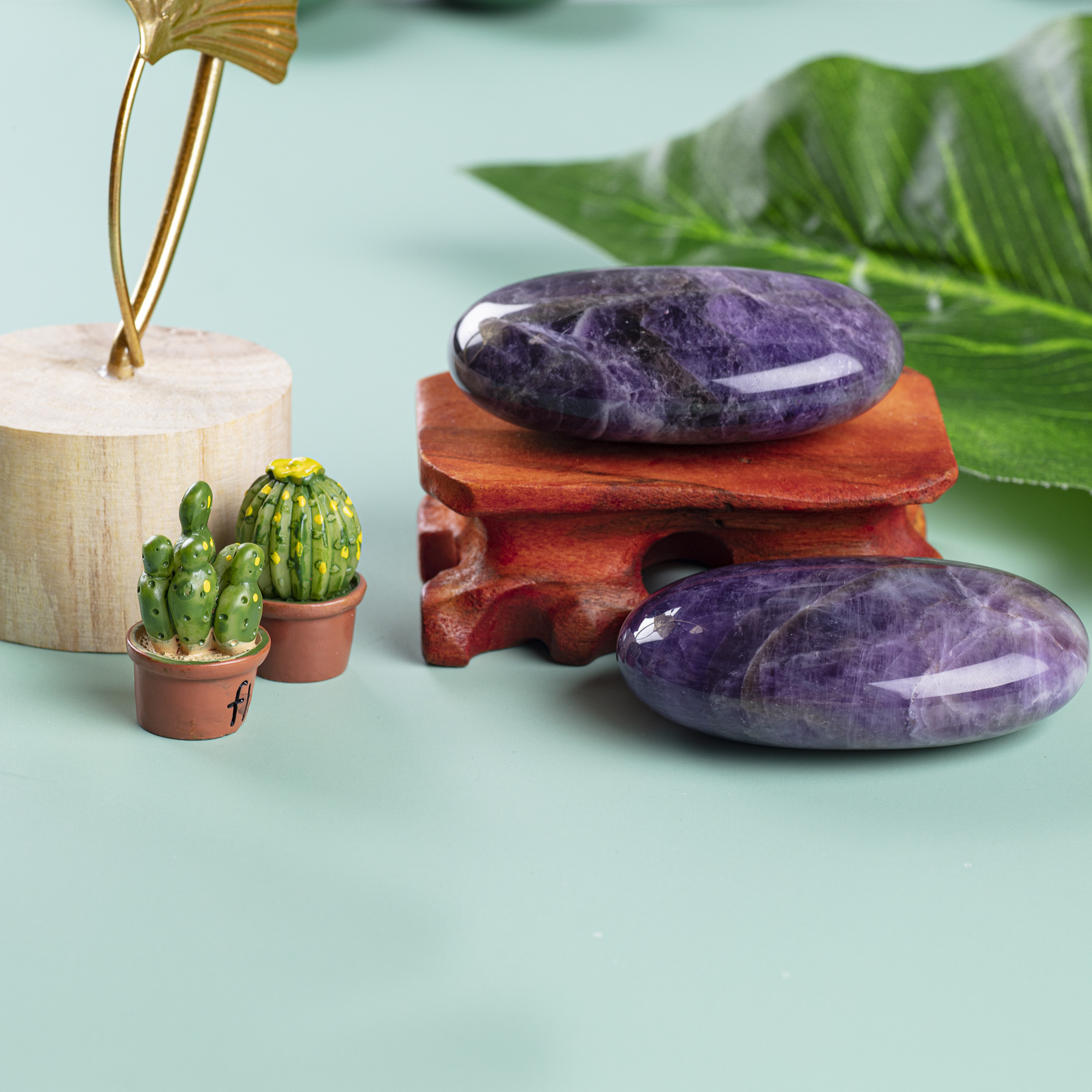 Natural Polished Amethyst Palm Stone Amethyst Pocket Gemstone Amethyst Worry Stone For Stress Relief Home Decoration