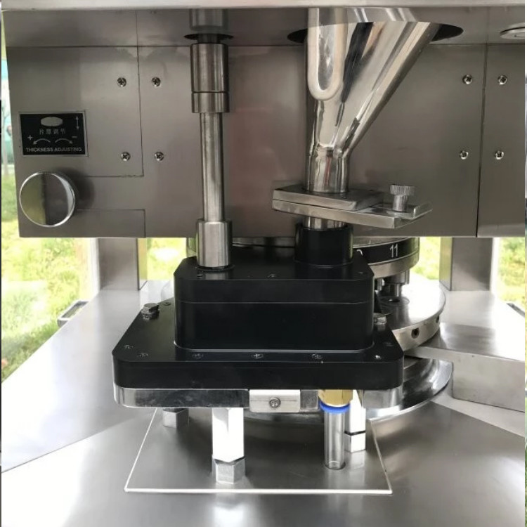 Medicine Closed Double Mixing Powder Tablet Press Machine With CE Certification