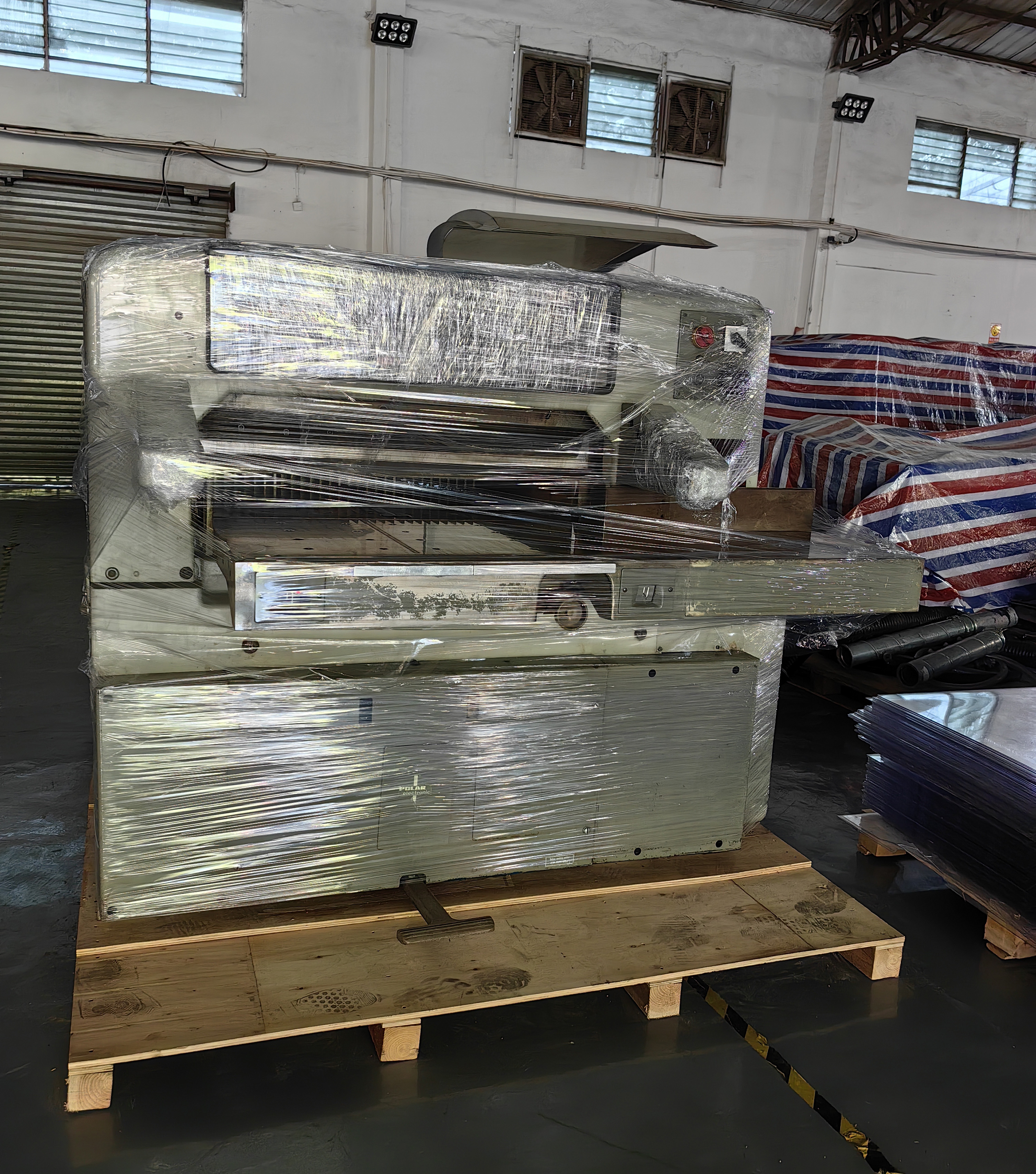 Printing Shops A4 Paper Cutting Machine 920mm Book Trimming Machine Paper Cutter
