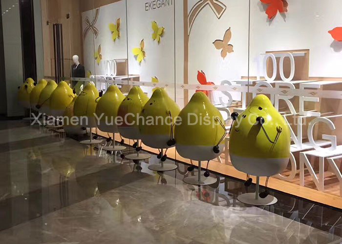 Outdoor Plaza Advertising Cartoon Character Statues Fiberglass Lemon Shape Statue