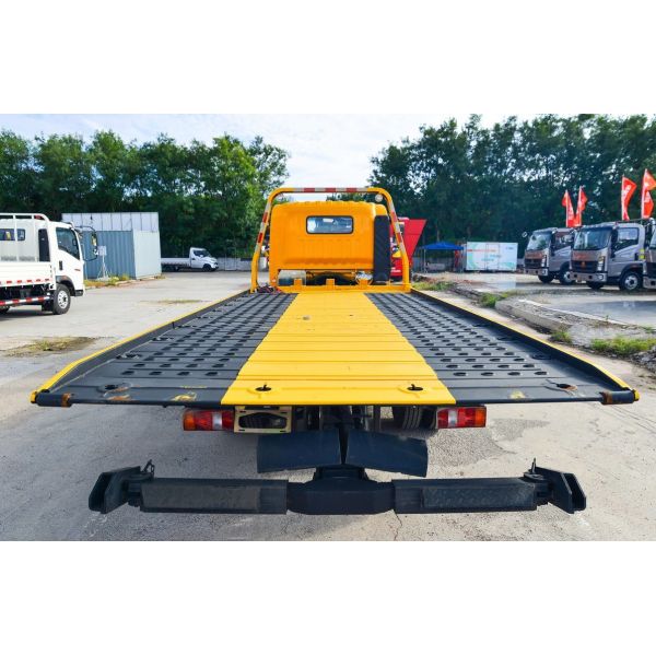 Flat Bed Car Trailer Trucks Howo 4*2 Small Towing Truck Single Cab Loading 2 Tons LHD/RHD