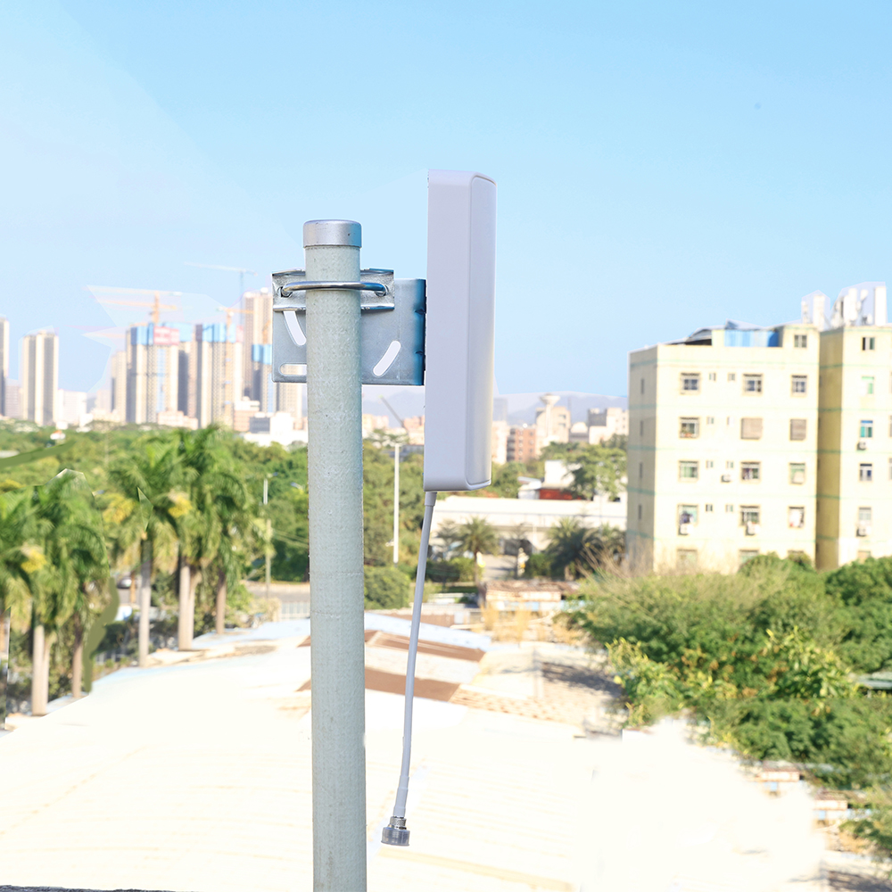 High Gain Flexible Installation Directional 700-2700mhz Outdoor MIMO 4G LTE Antenna