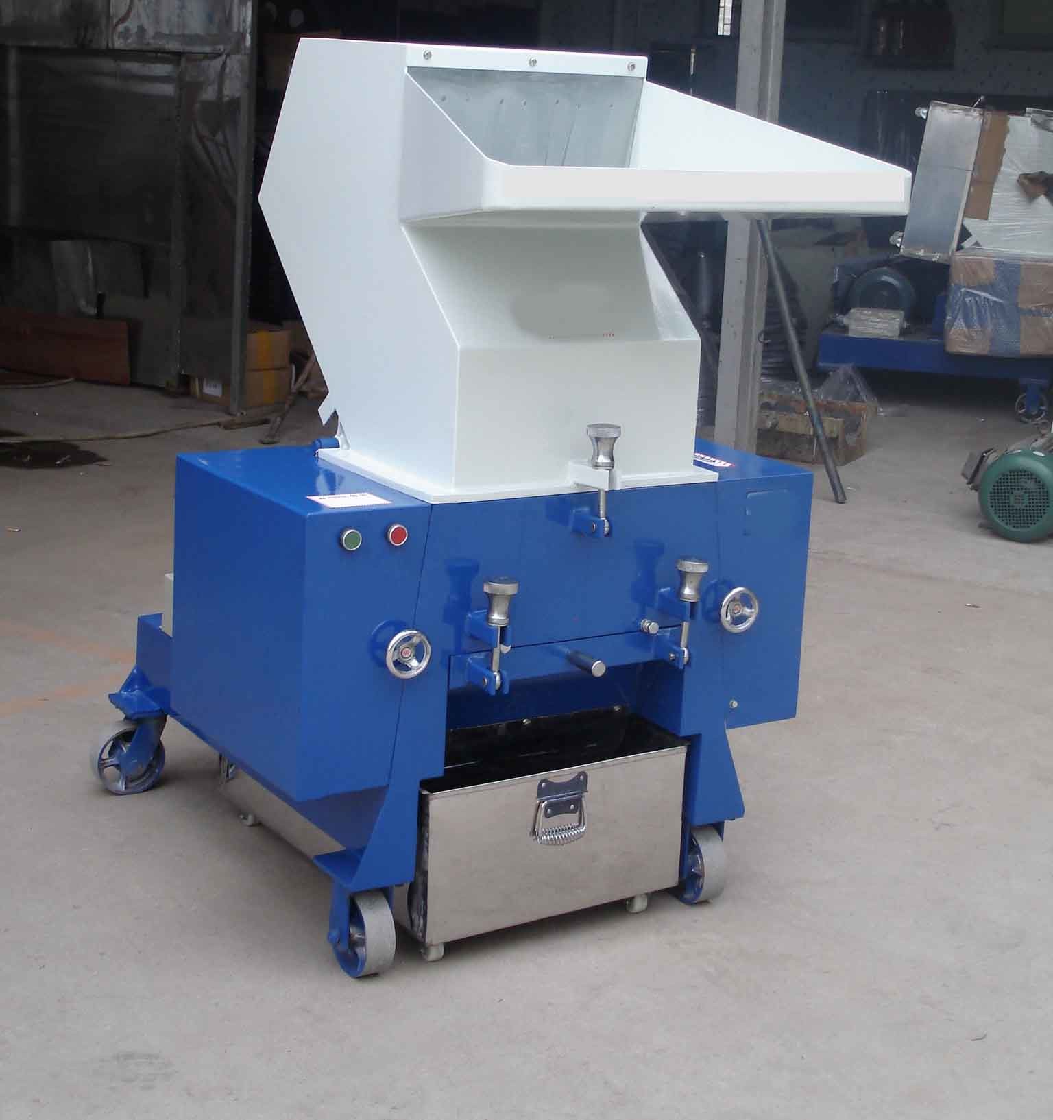 Large Silent Plastic Crusher Low Dust High Efficiency Plastic Product Processing