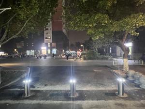 China Security Automatic Car Park Bollards 6mm Thickness With LED Lights wholesale
