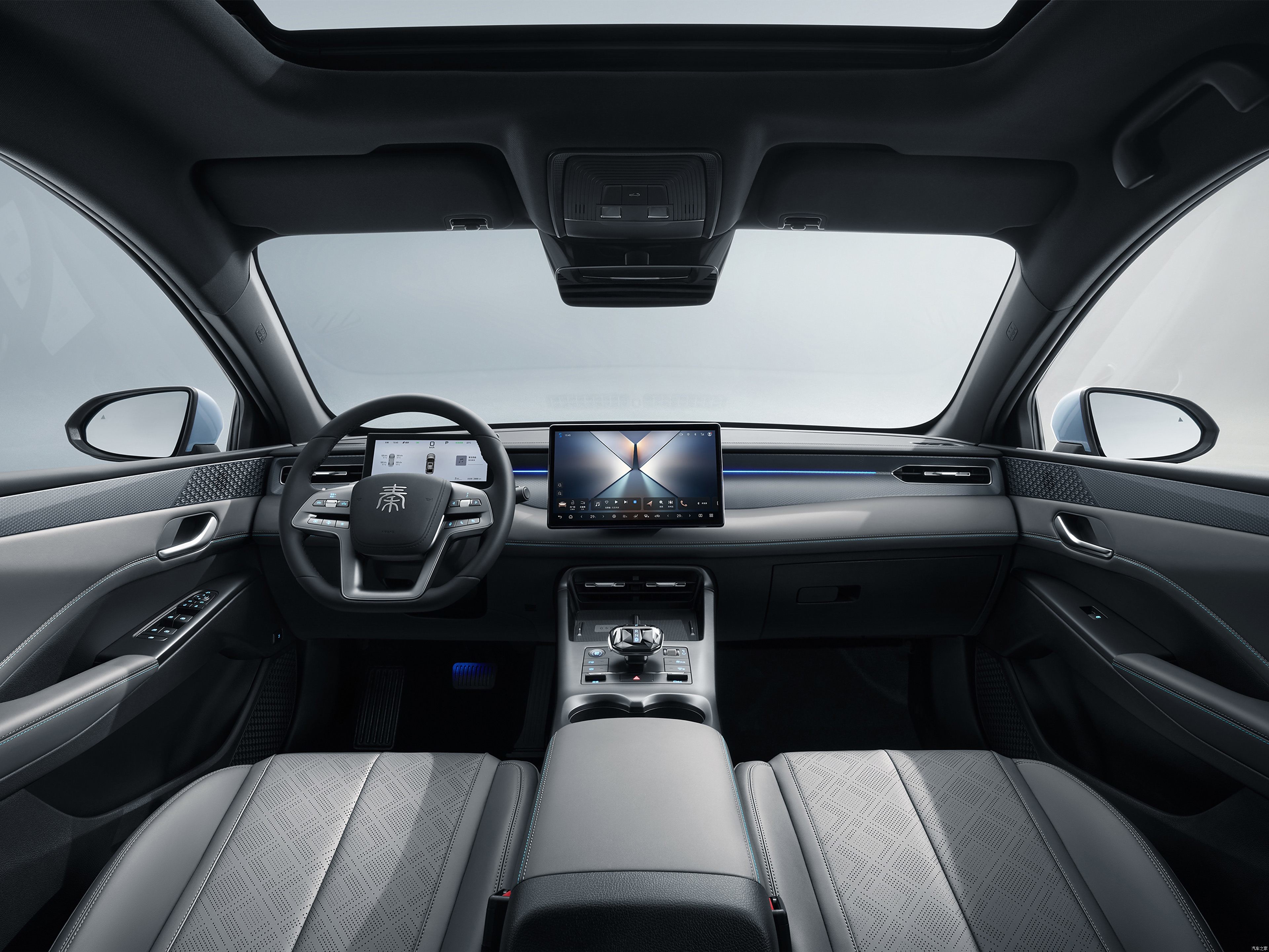 Second generation BYD Qin Plus 2025 DM-i Intelligent Driving Edition , with upgraded features, counting the same price.The Smart Driving Model with