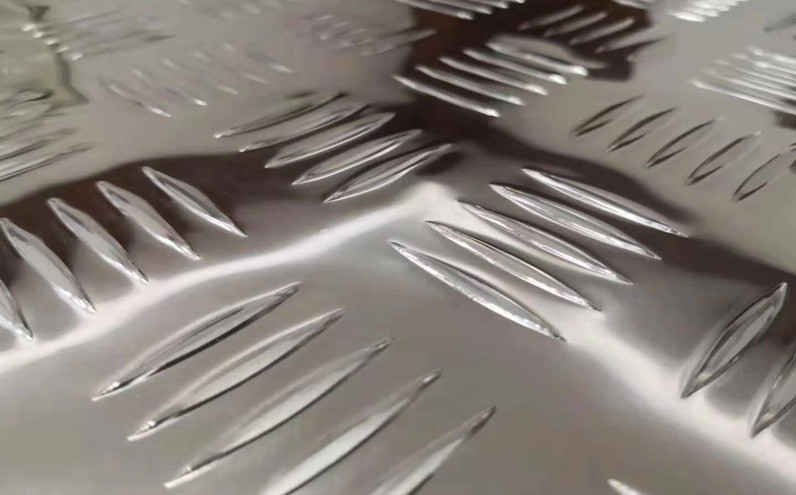 5052 5 Bar Ribbed Aluminium Tread Plate