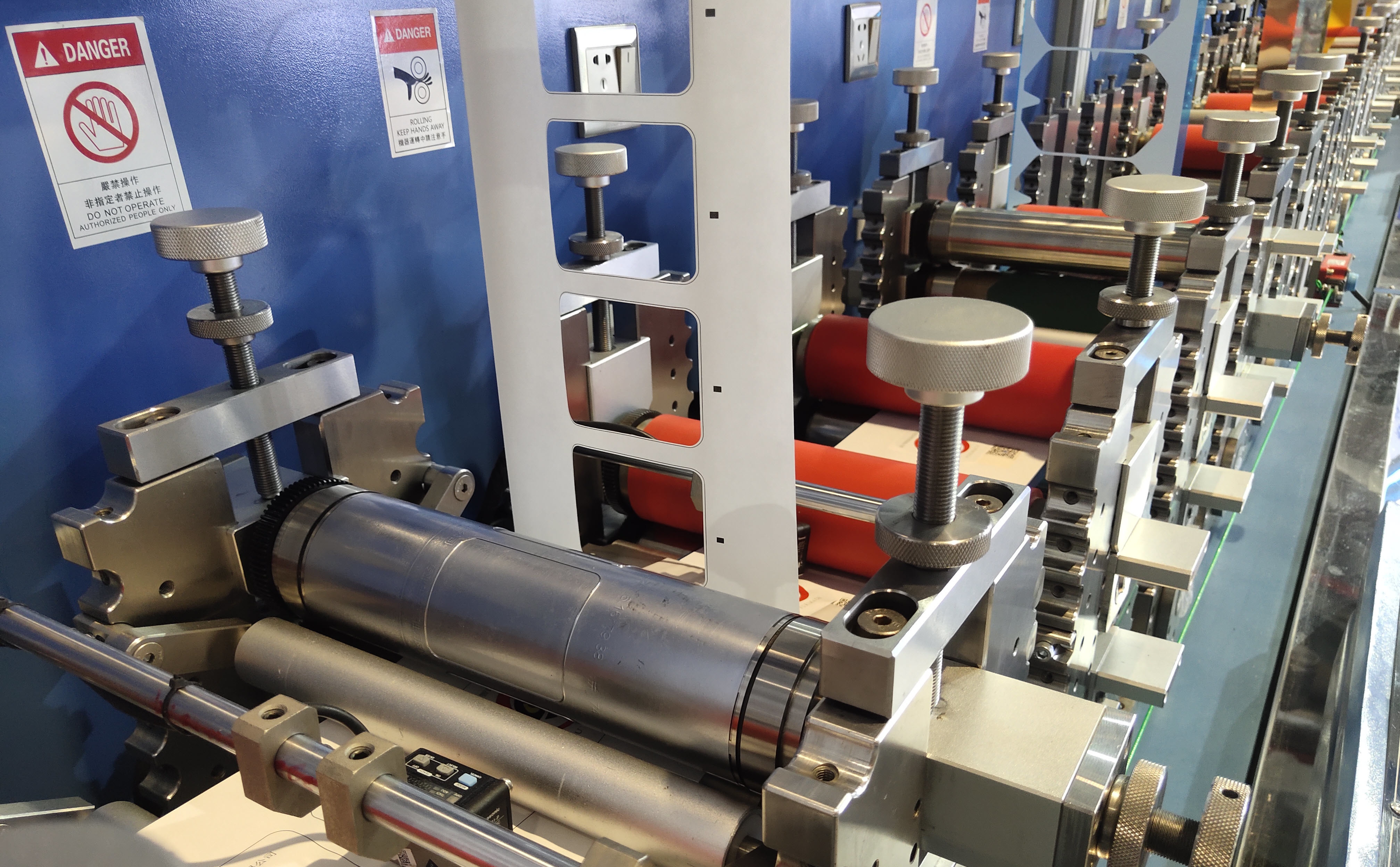 Semi Rotary Or Rotary Cutting Magnetic Cylinder For Die Cutting Machine