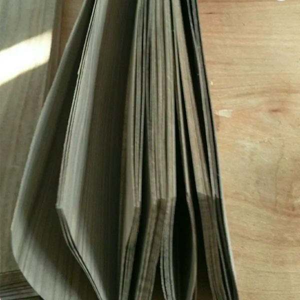 ISO9001 Walnut Wood Veneer , 1220mm*2440mm Natural Wood Floor Veneer