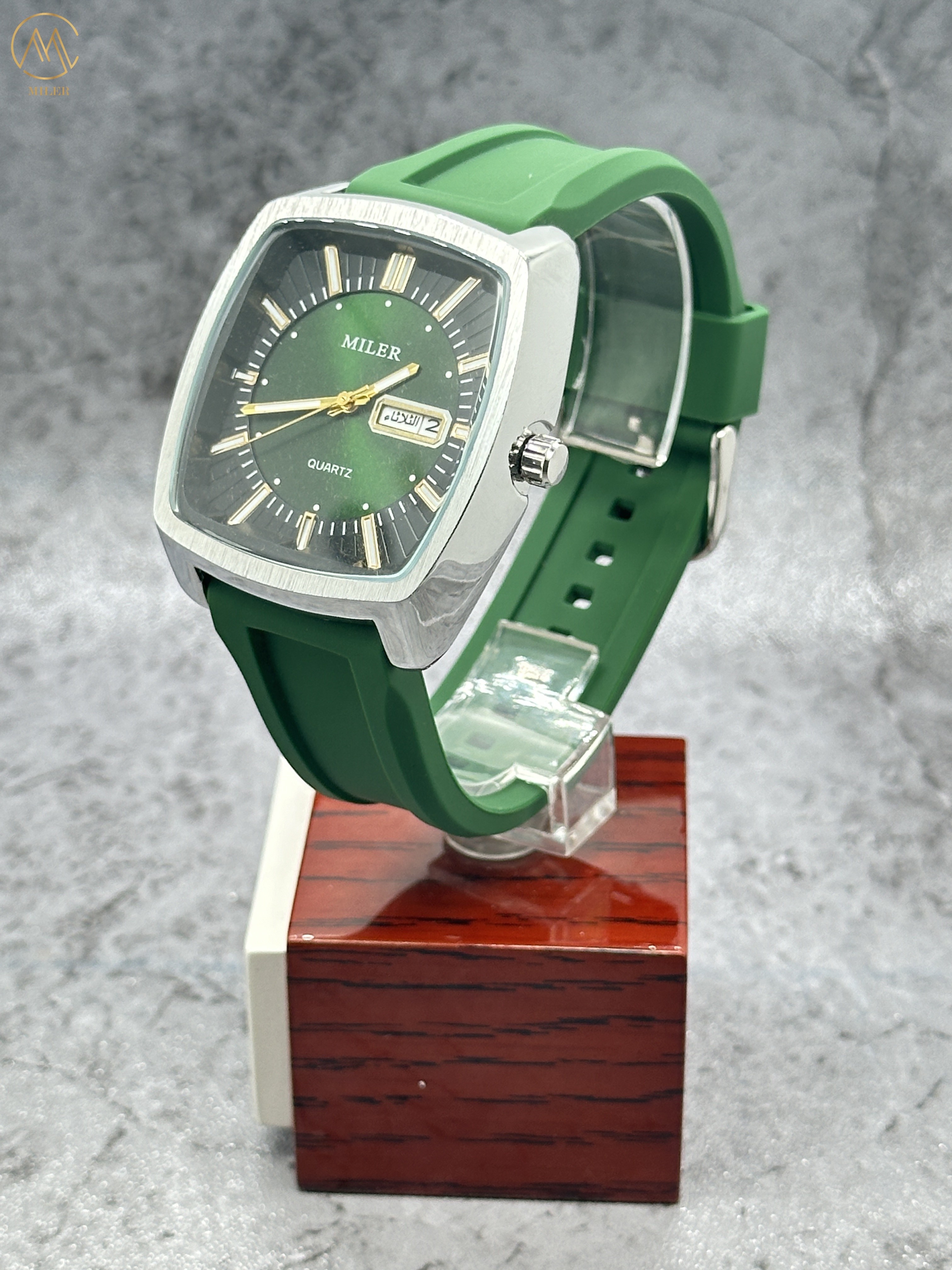 Silicone Band Classic Mens Wrist Watches for Classic and Modern Look