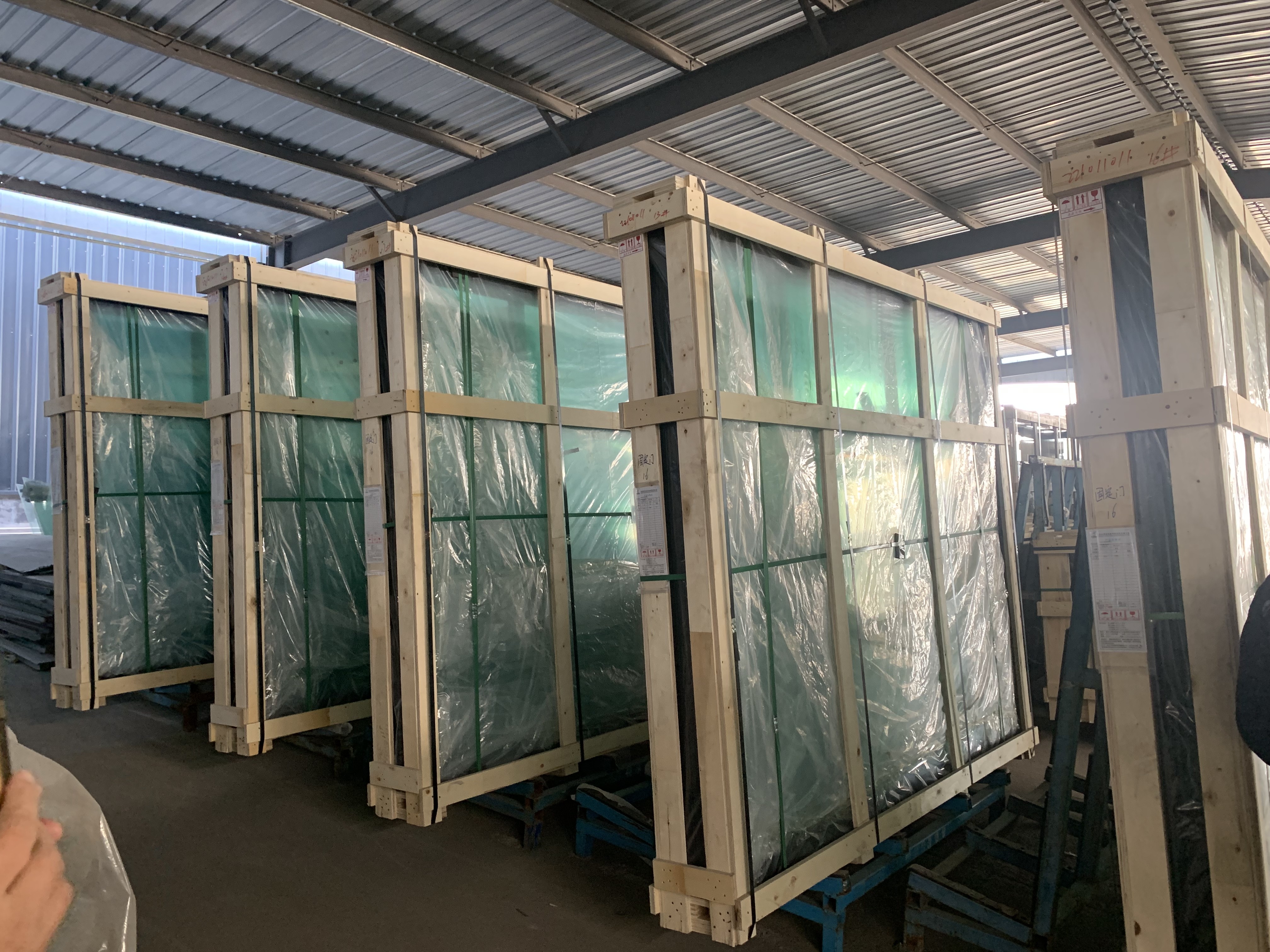 auto tinted glass 3300/2140, 3660/2140, 3300/2440, 2440/1830, 2440/1650, 2200/1650, and customized sizes
