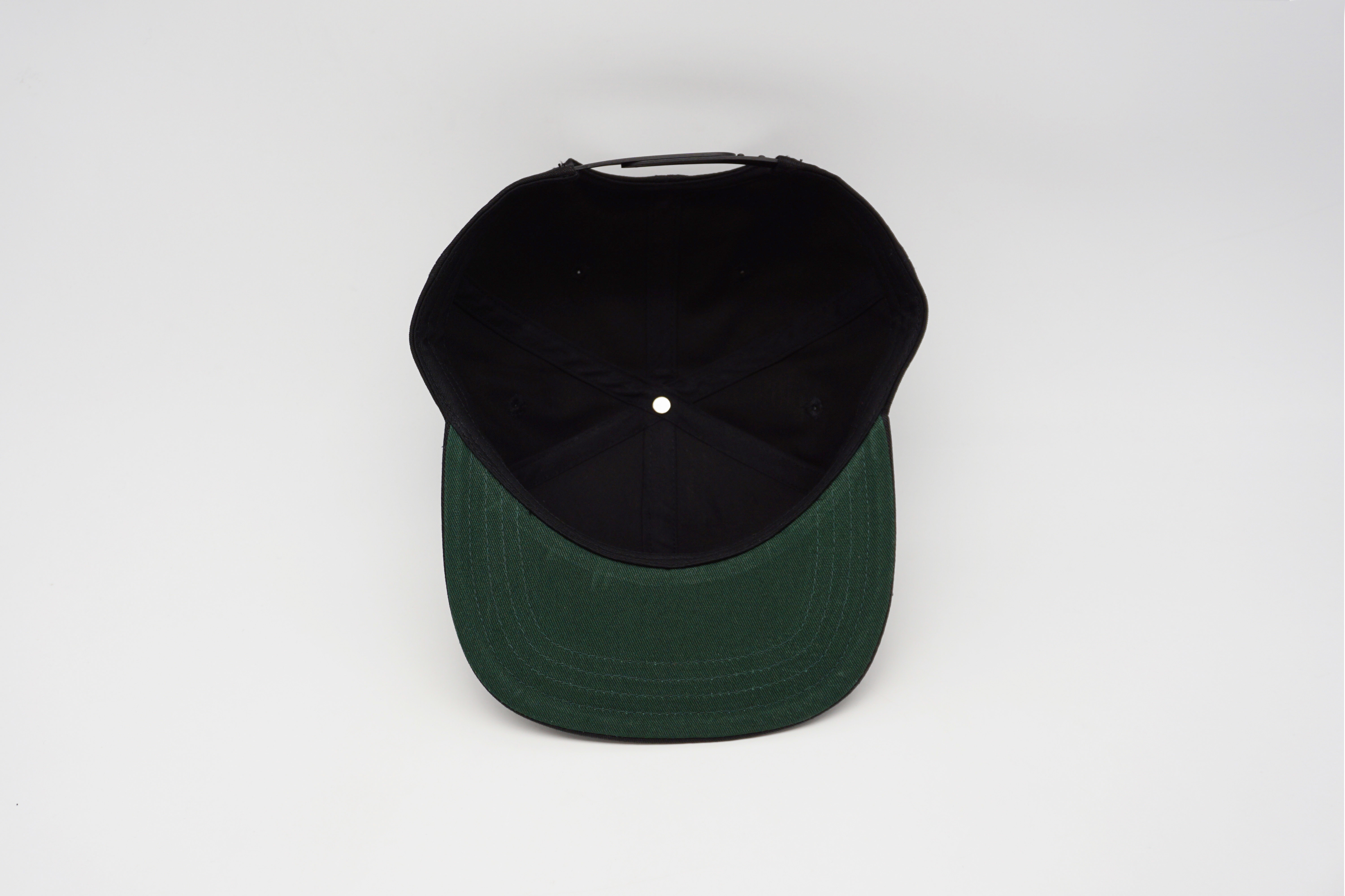 Unisex Flat Brim Snapback Cap Embossed Pattern Plastic Buckle ODM