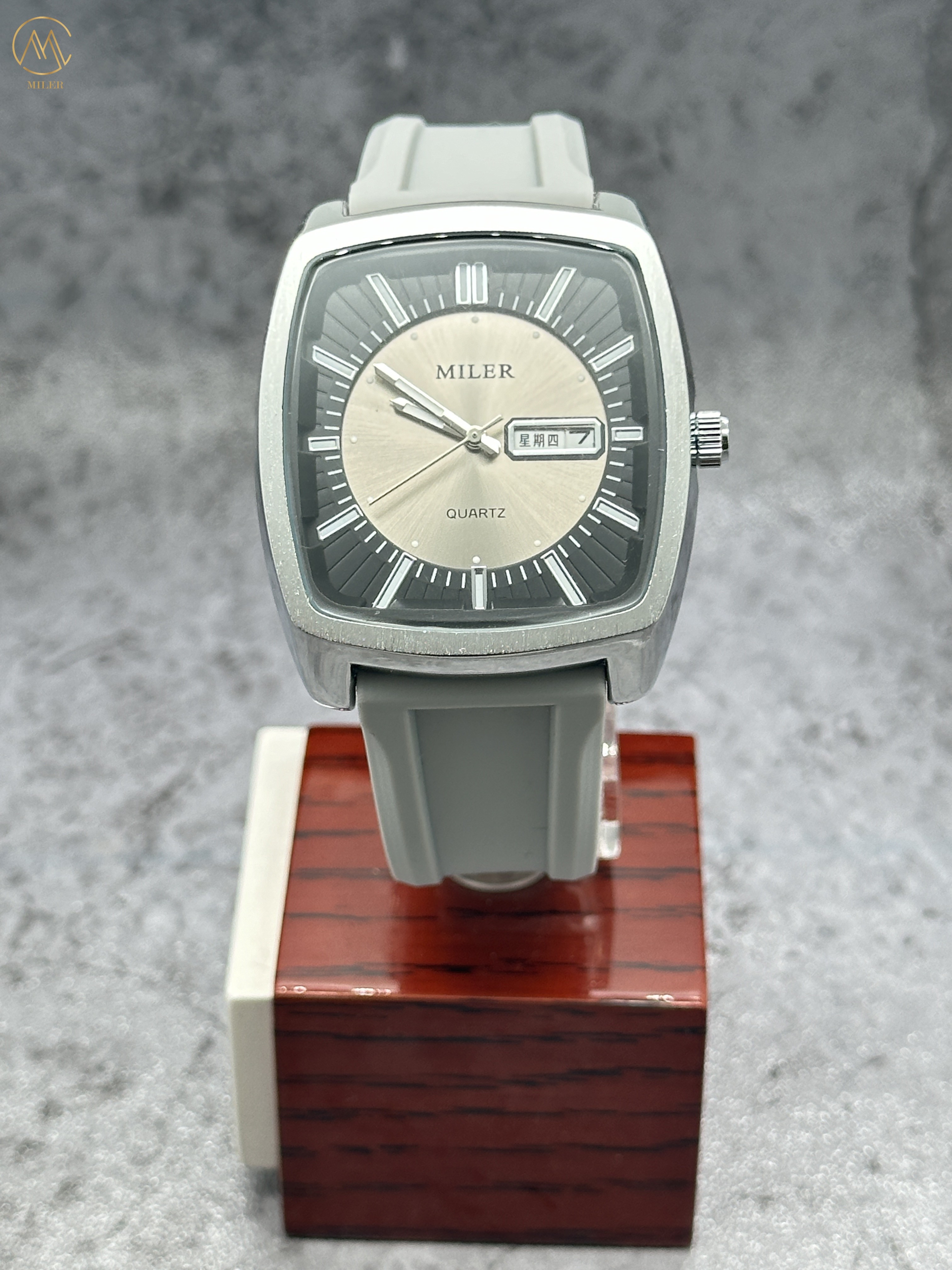Silicone Band Classic Mens Wrist Watches for Classic and Modern Look