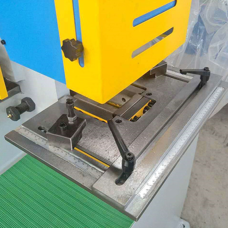 600 KN Hydraulic Ironworker Machine 16mm Thickness Hole Diameters 25mm
